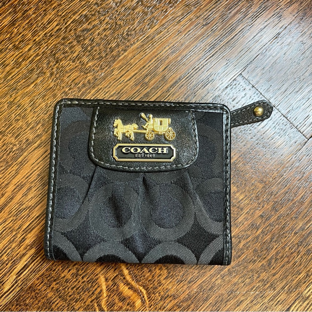 Early 2000’s Coach Mini Bifold Wallet